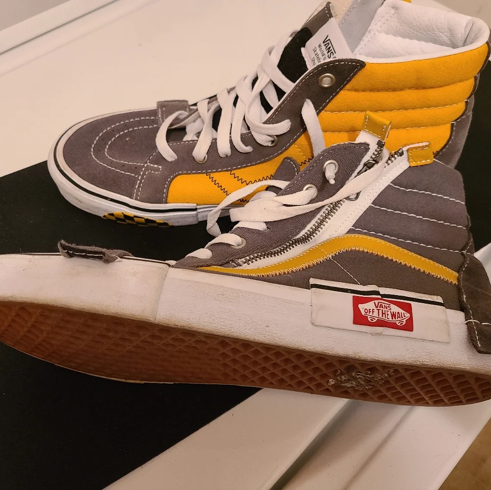 Shoes - Picture 4 of 4